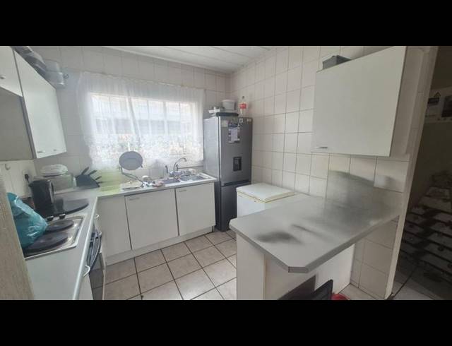 3 BEDROOM APARTMENT FOR SALE IN ROODEKRANS